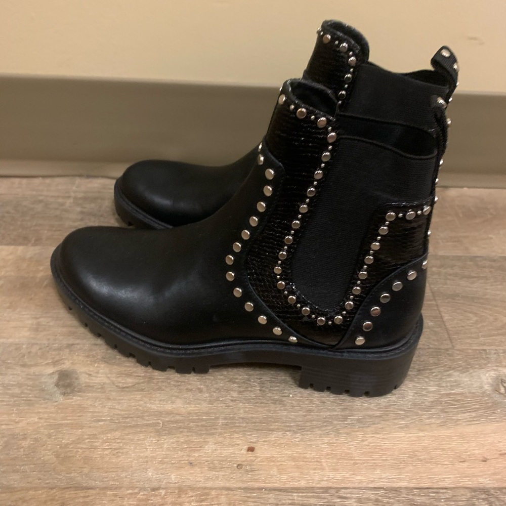 Zara studded Chelsea boots (like new) size 38